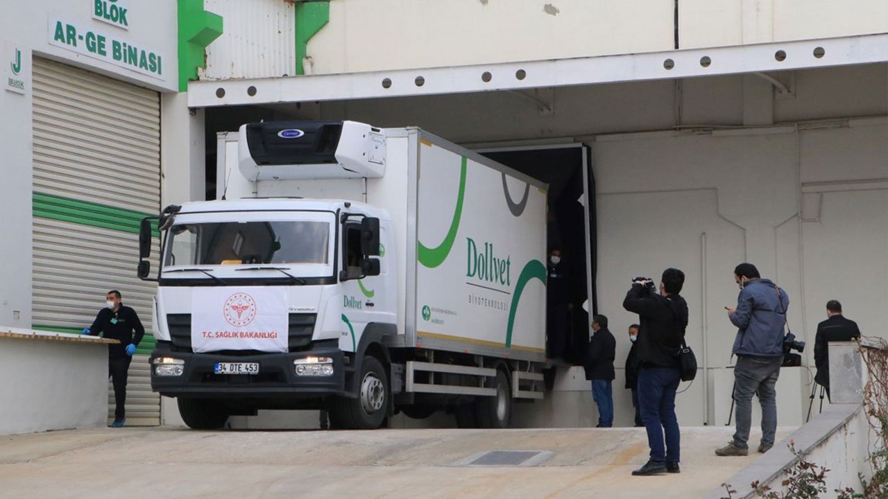 Turkovac'ın üreticisi Dollvet üretim tesislerinden ilk sevkiyat yapıldı.3
