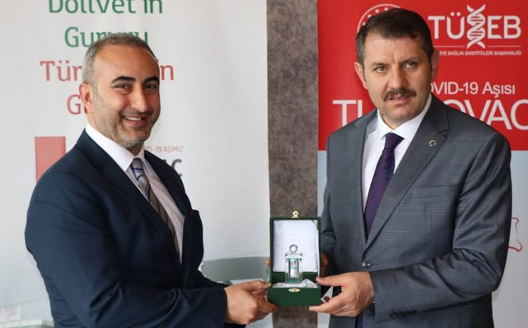 Şanlıurfa Valisi Salih Aydın ve Dollvet Biyoteknoloji Yönetim Kurulu Başkanı Eyüp Sabri Göncü